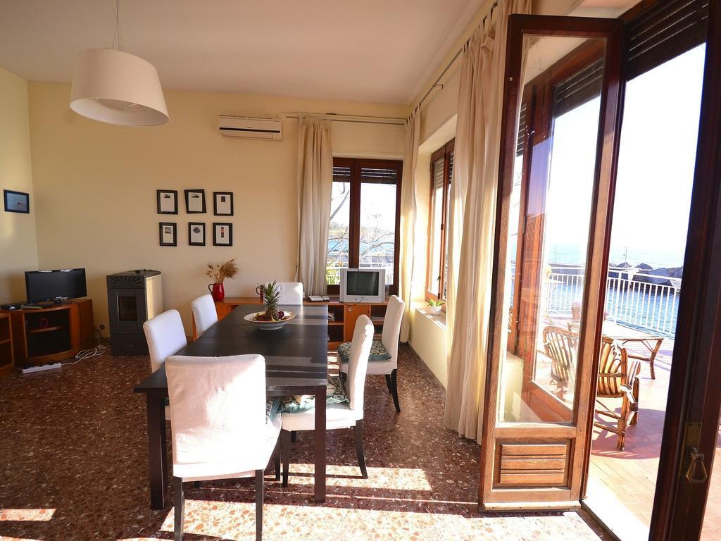 Cozy Holiday Home In Pozzillo With Terrace Acireale Εξωτερικό φωτογραφία
