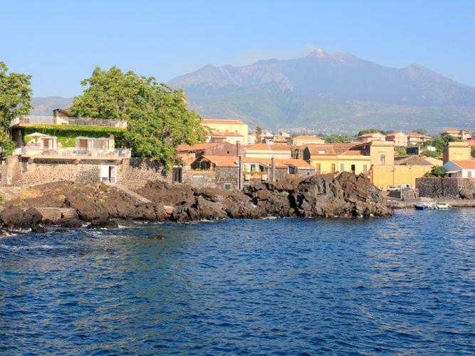Cozy Holiday Home In Pozzillo With Terrace Acireale Εξωτερικό φωτογραφία