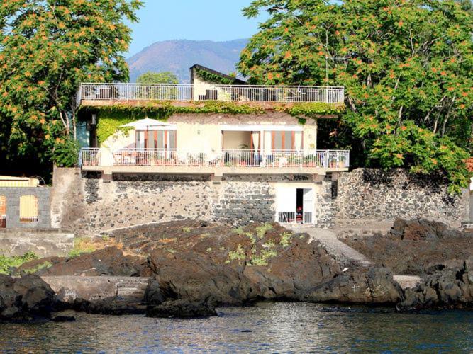 Cozy Holiday Home In Pozzillo With Terrace Acireale Εξωτερικό φωτογραφία